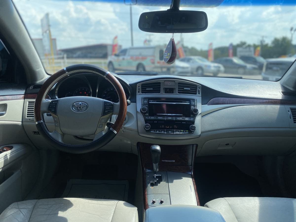 Used 2011 Toyota Avalon FWD image 13