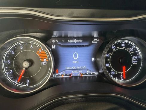 Used 2021 Jeep Cherokee Latitude Lux w/ Comfort/Convenience Group image 14