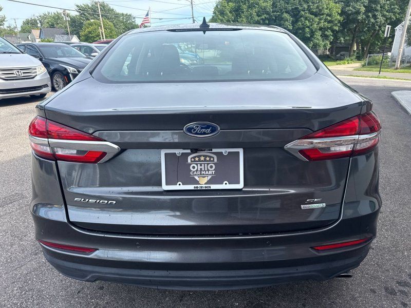 Used 2020 Ford Fusion SE FWD image 6