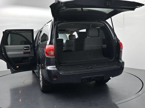 Used 2017 Toyota Sequoia Platinum AWD/4WD image 76