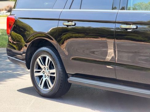 Used 2024 Ford Expedition Max Limited AWD/4WD image 9