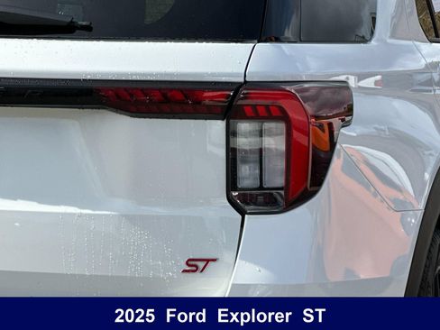 Used 2025 Ford Explorer ST AWD/4WD image 42
