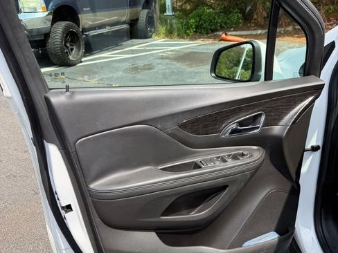 Used 2016 Buick Encore Convenience FWD image 12