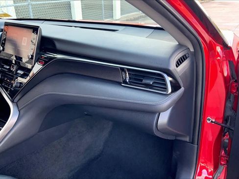 Used 2021 Toyota Camry XSE image 17