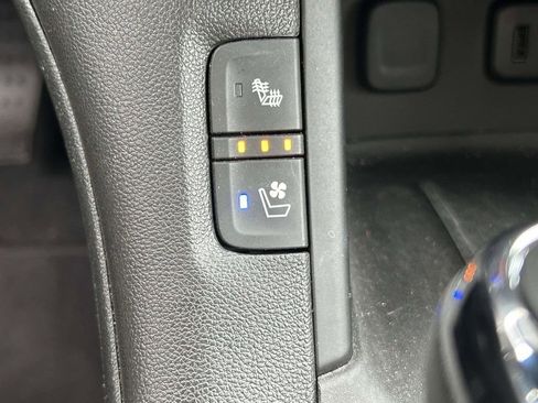 Used 2019 GMC Acadia Denali w/ Technology Package FWD image 24