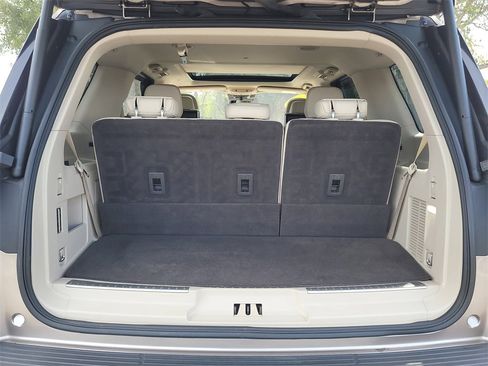 Used 2019 Lincoln Navigator Reserve image 7