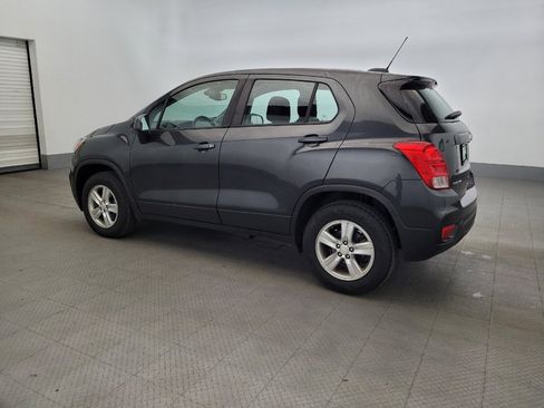 Used 2019 Chevrolet Trax LS w/ LPO, Cargo Package AWD/4WD image 3
