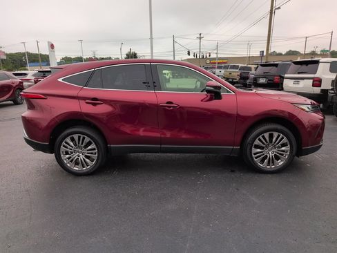 Certified 2022 Toyota Venza Limited w/ Advanced Technology Package AWD/4WD image 6