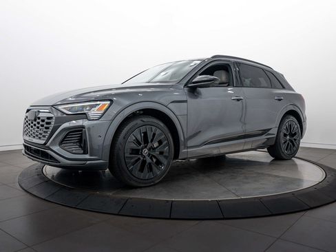 Used 2024 Audi Q8 e-tron Prestige w/ Prestige Package AWD/4WD image 7