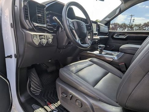 Used 2025 Chevrolet Silverado 1500 LT Trail Boss w/ LT Trail Boss Premium Package AWD/4WD image 13