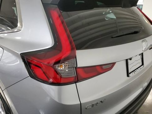 Used 2023 Honda CR-V EX image 38