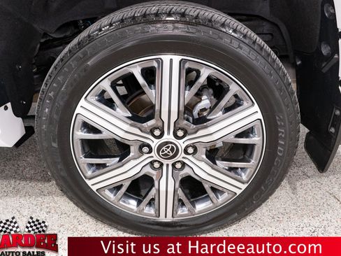 Used 2024 Toyota Sequoia Capstone AWD/4WD image 10