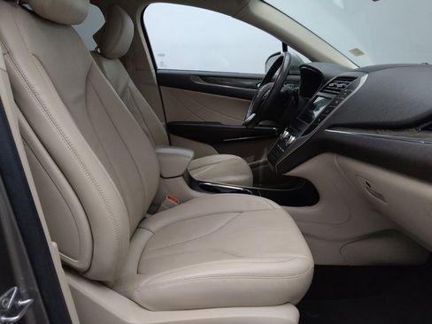 Used 2017 Lincoln MKC Reserve image 21