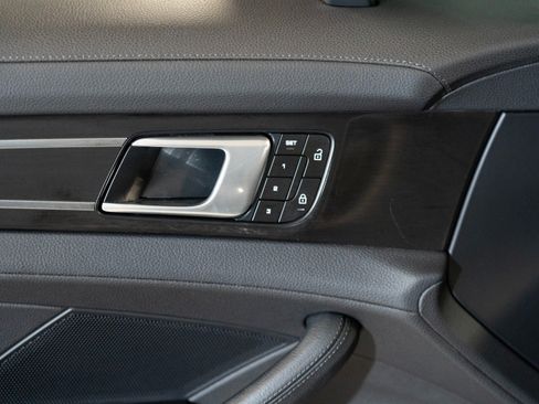 Certified 2023 Porsche Panamera 4 Platinum Edition AWD/4WD image 17