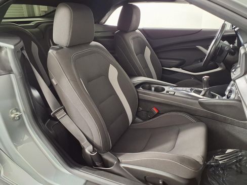 Used 2023 Chevrolet Camaro LT image 9