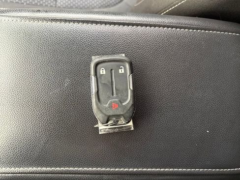 Used 2022 GMC Acadia SLE image 33