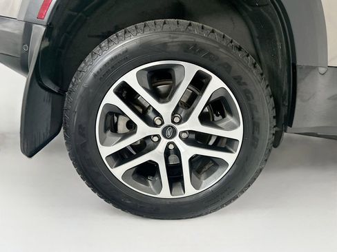 Used 2022 Land Rover Defender 110 X-Dynamic HSE AWD/4WD image 32