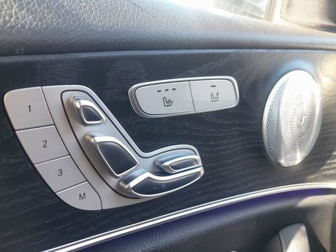 Used 2017 Mercedes-Benz E 300 4MATIC image 8