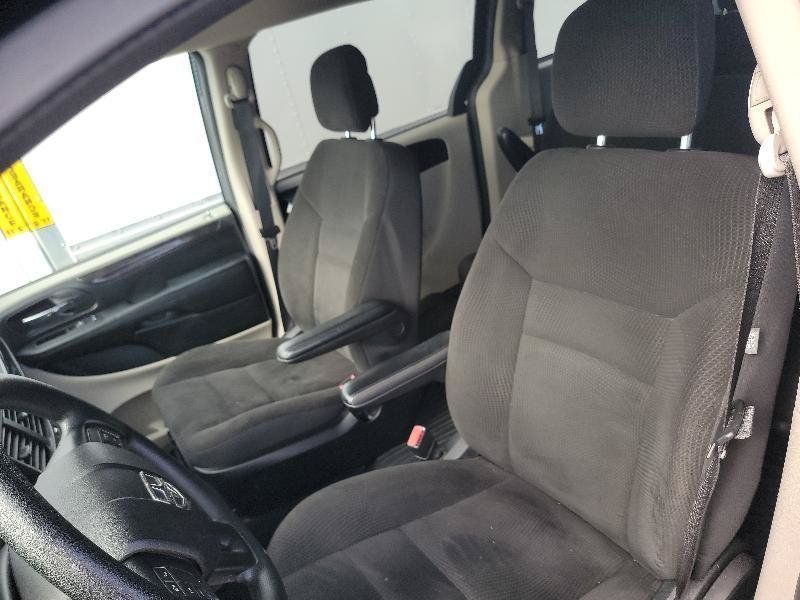 Used 2018 Dodge Grand Caravan SE w/ UConnect Hands-Free Group FWD image 10