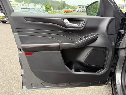 Used 2022 Ford Escape SEL w/ SEL Stealth AWD Package image 18