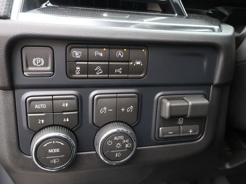 New 2026 Chevrolet Suburban RST w/ Advanced Technology Package AWD/4WD image 22