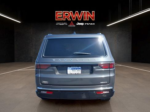 Certified 2024 Jeep Wagoneer L Series II w/ Flexible Seating Group AWD/4WD image 31