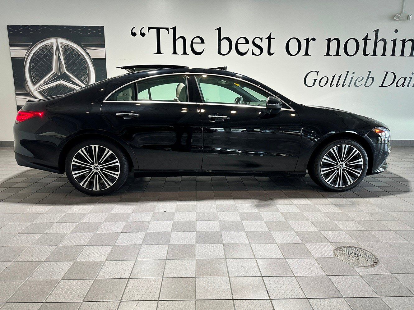 Used 2023 Mercedes-Benz CLA 250 4MATIC image 3
