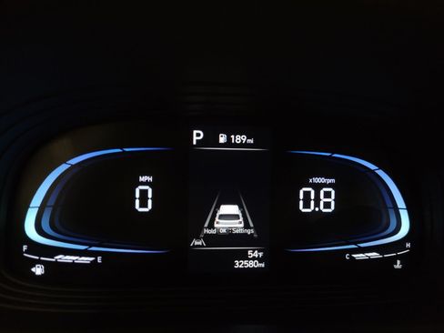 Used 2024 Hyundai Venue SEL FWD image 23