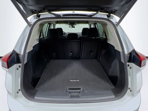 Used 2024 Nissan Rogue SV image 23