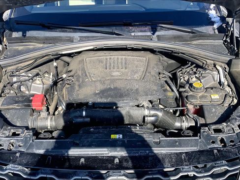 Used 2018 Land Rover Range Rover Velar R-Dynamic SE image 32