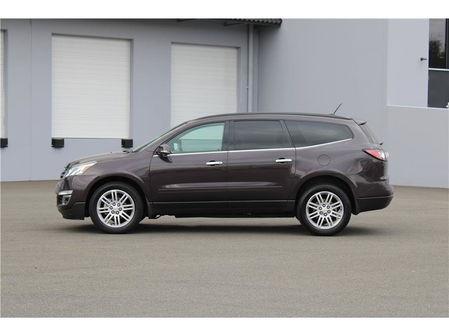 Used 2015 Chevrolet Traverse LT w/ Style and Technology Package FWD image 2