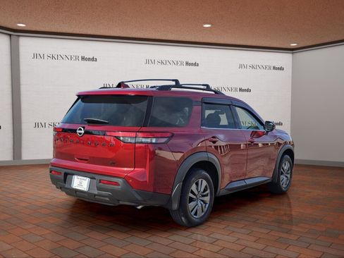 Used 2024 Nissan Pathfinder SV w/ Black Appearance Package FWD image 8