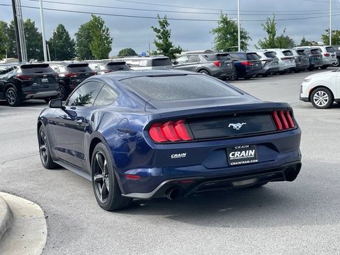 Used 2018 Ford Mustang Coupe RWD image 5