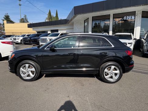 Used 2020 Audi Q3 2.0T Premium AWD/4WD image 2