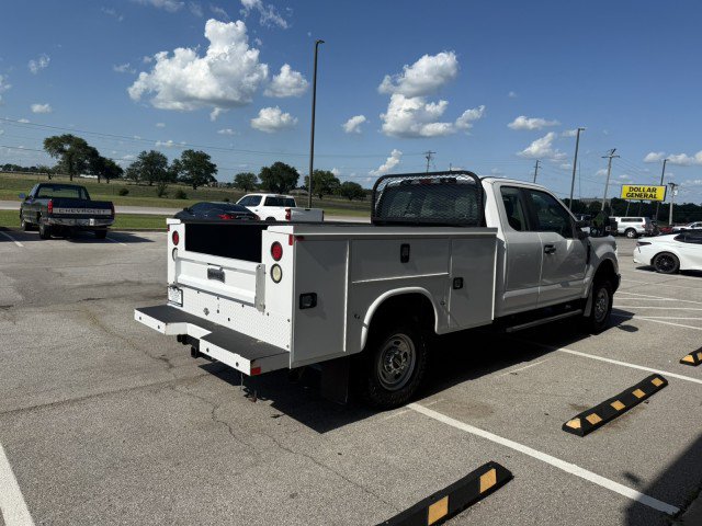 Used 2017 Ford F250 XL w/ Power Equipment Group AWD/4WD image 2