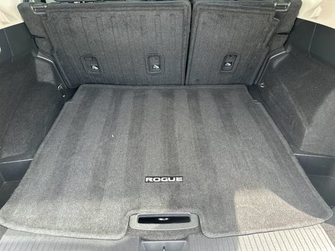 Used 2024 Nissan Rogue S FWD image 14