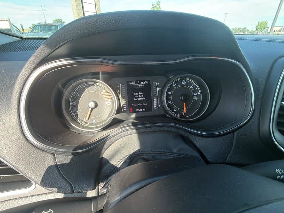 Used 2019 Jeep Cherokee Latitude Plus w/ Cold Weather Group AWD/4WD image 16