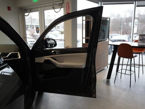 New 2026 BMW X5 xDrive40i w/ M Sport Package image 29