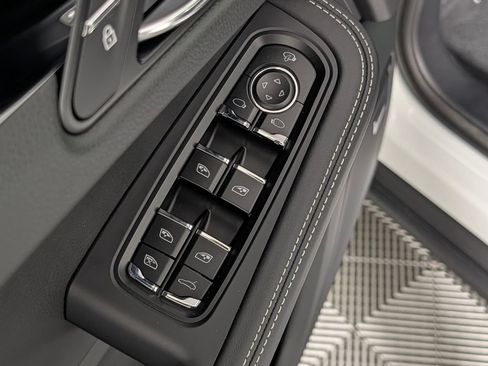 New 2026 Porsche Macan Turbo AWD/4WD image 27