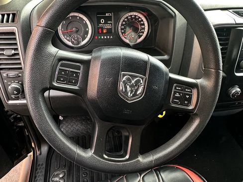 Used 2019 RAM 1500 Express AWD/4WD image 5