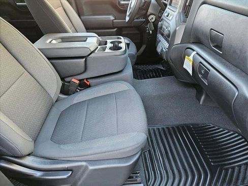 Used 2022 Chevrolet Silverado 1500 Custom w/ Safety Confidence Package image 18