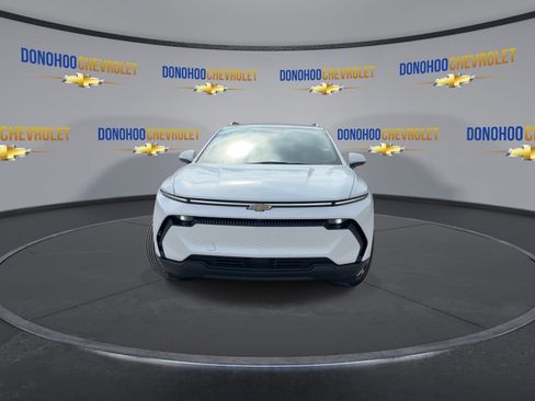 New 2026 Chevrolet Equinox EV LT image 6
