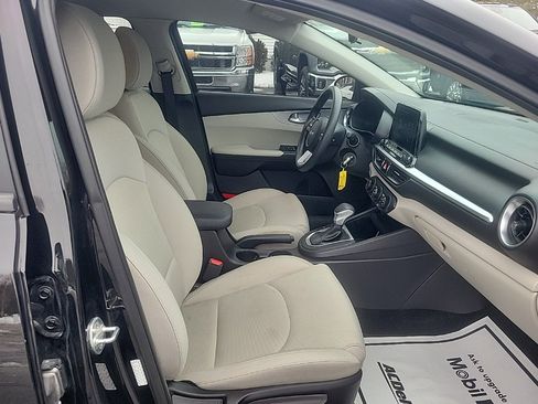 Used 2022 Kia Forte LXS image 22