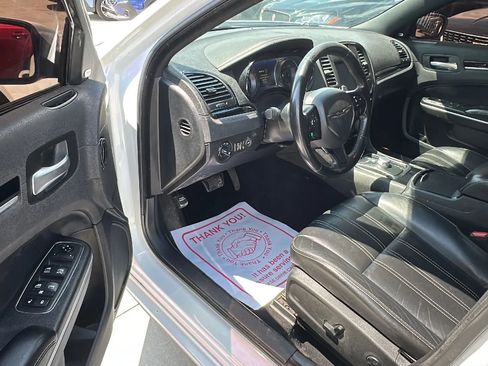 Used 2019 Chrysler 300 S RWD image 8