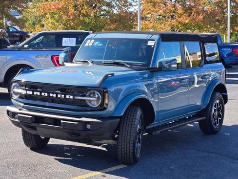 Used 2022 Ford Bronco Outer Banks image 3