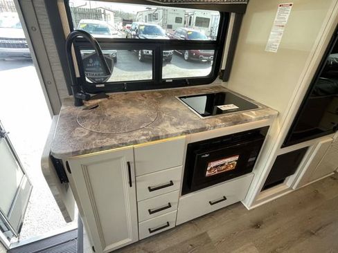 Used 2022 Ford E-350 and Econoline 350 Super Duty w/ A/C Prep Package image 12