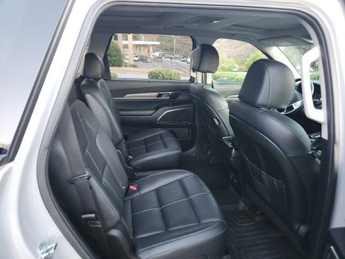 Used 2022 Kia Telluride SX w/ Nightfall Edition Package image 2