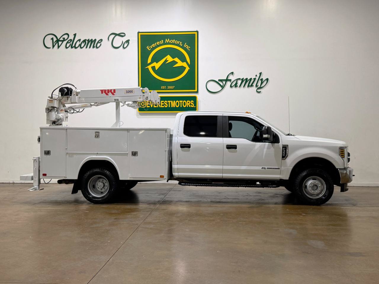 Used 2018 Ford F350 XL w/ Power Equipment Group AWD/4WD image 9