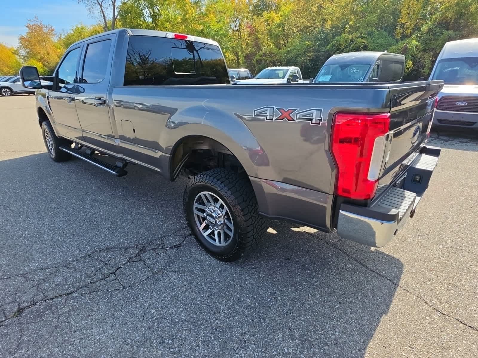 Used 2017 Ford F250 Lariat w/ Lariat Ultimate Package AWD/4WD image 14