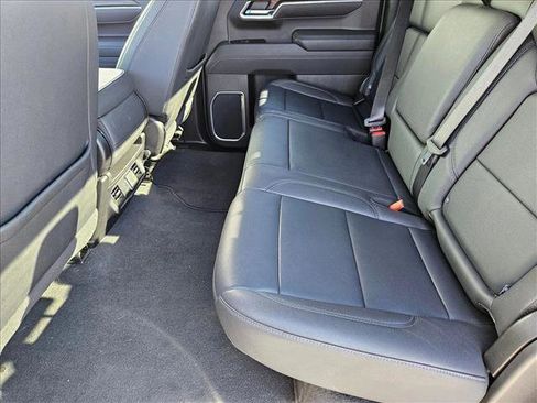 Used 2025 GMC Sierra 1500 SLT image 17